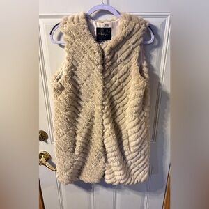 BKE Boutique Faux Fur Vest in Cream New With Tags Size Large